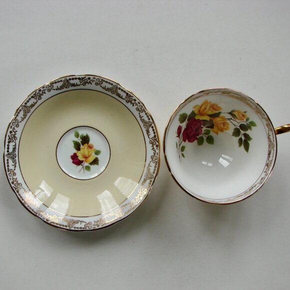 Vintage Bone China Teacup and Saucer Yellow Red Roses Floral Gold Gilt Scalloped - Picture 6 of 7